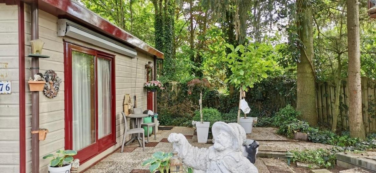 Retro Relax Resort Midden In Het Bos Op De Veluwe In Putten Bagian luar foto
