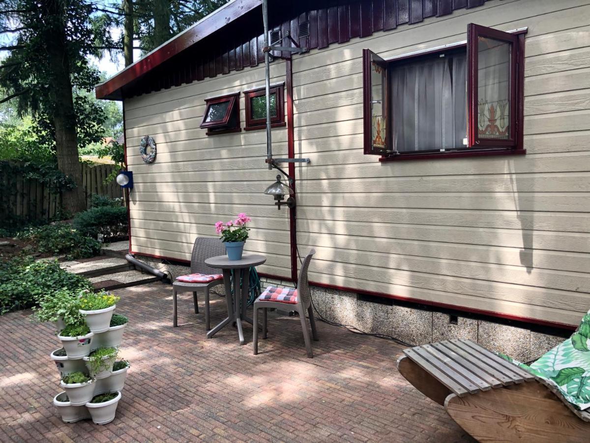 Retro Relax Resort Midden In Het Bos Op De Veluwe In Putten Bagian luar foto